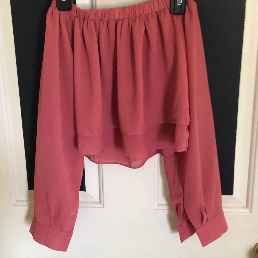 Dark pink off the shoulder crop